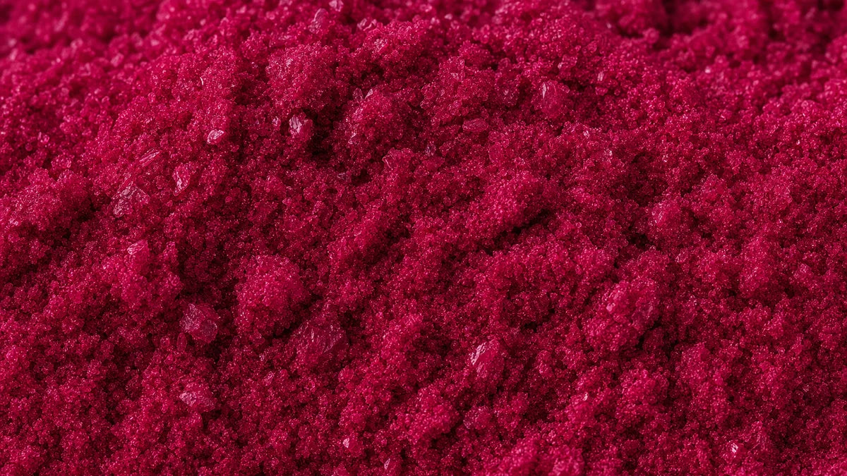 Cianocobalamina, un polvo cristalino de color magenta-carmesí intenso