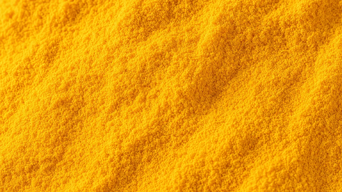 Ácido fólico, un polvo fino de intenso tono amarillo anaranjado azafrán